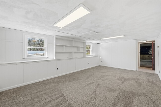 Building Photo - 43 Little John Dr