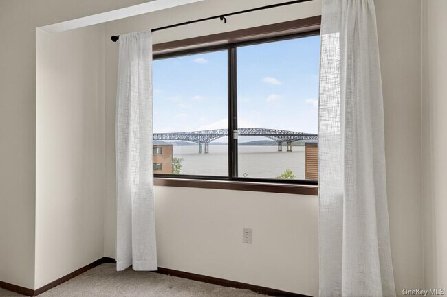 Building Photo - 350 Water St