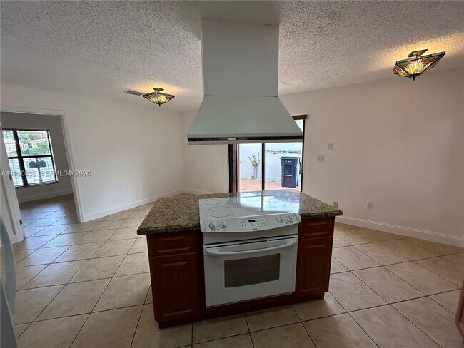 Building Photo - 8910 SW 4th Ln