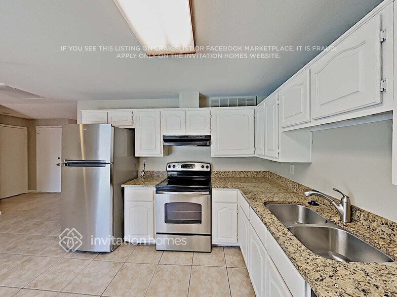Building Photo - 13232 N 39th St