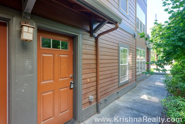 Primary Photo - Spectacular 3BD* 2.5 BA* Condo*by Nike Wor...