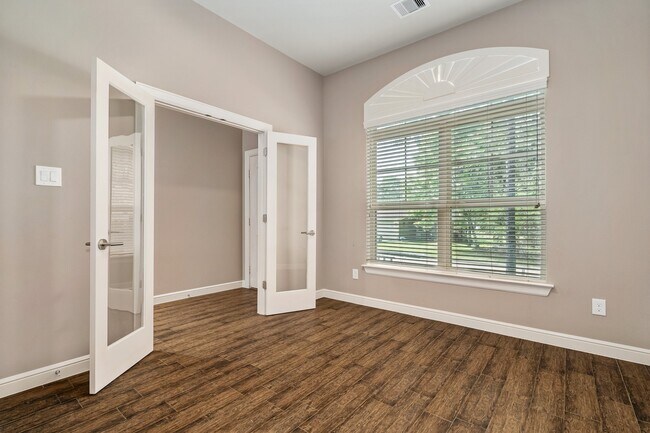 Building Photo - 2934 Whitman Dr