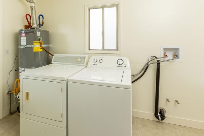 Building Photo - 581 Figueroa St