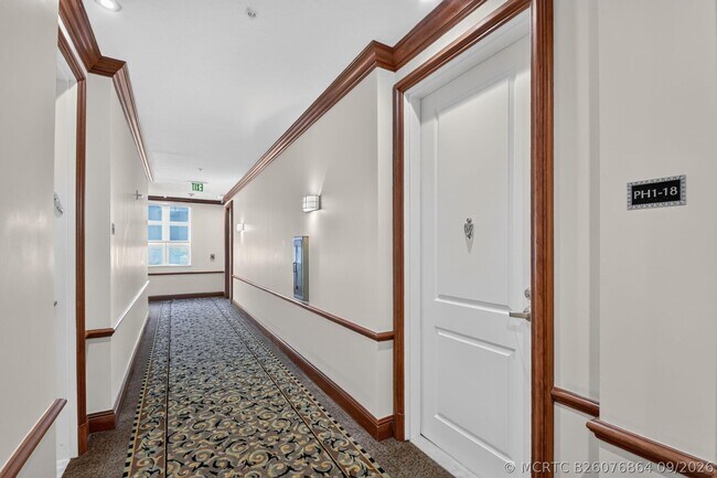 Building Photo - 403 S Sapodilla Ave