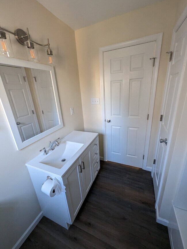 Building Photo - 1836 Perryville Rd