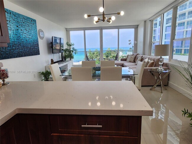 Building Photo - 3505 S Ocean Dr