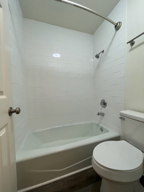 Building Photo - 549 Wonder Ln