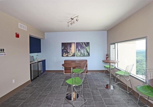 Building Photo - 4561 Olde Perimeter Way