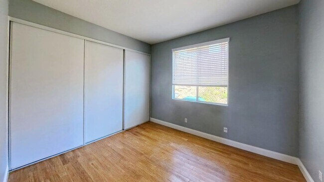 Building Photo - 526 Wrightwood Rd
