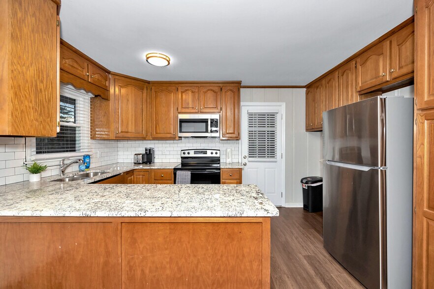 Building Photo - 4206 Holmes Ave NW