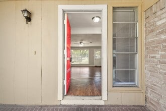 Building Photo - 9806 Tassel Brook Dr