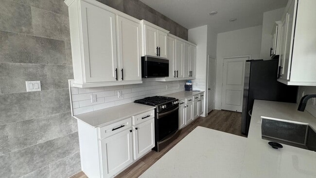 Building Photo - 975 Lars Trek Trail