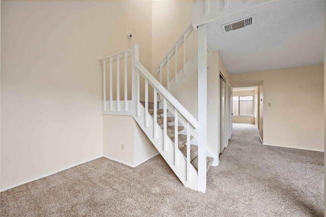 Building Photo - 12033 Bob White Dr