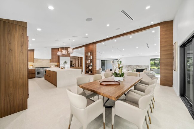 Building Photo - 16105 Clear Oak Dr