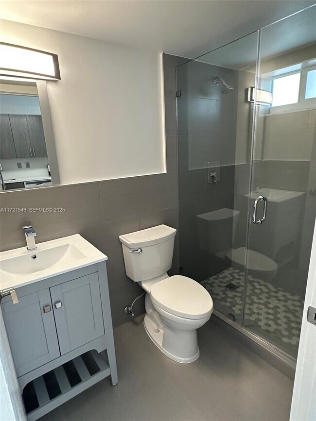 Building Photo - 1666 West Ave