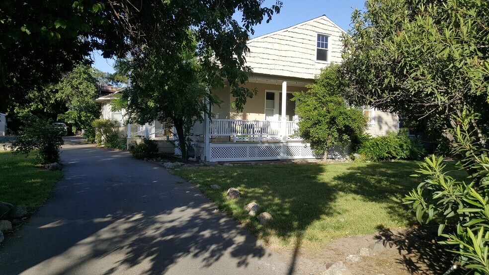 Primary Photo - 627 Rose Ave