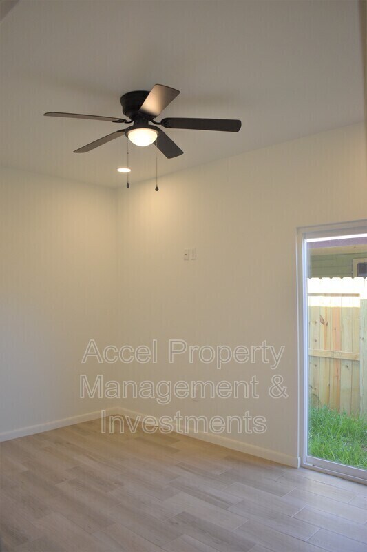 Building Photo - 2120 Datepalm Ave