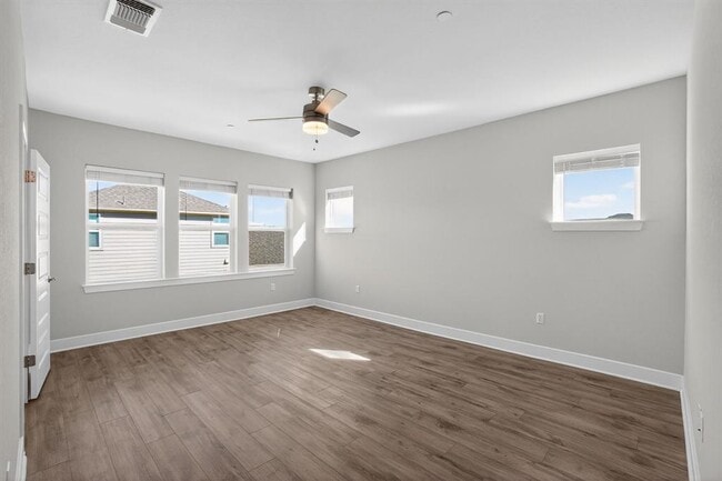 Building Photo - 213 Flowers Ave