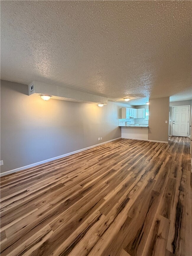 Building Photo - 506 N Betty Jo Dr