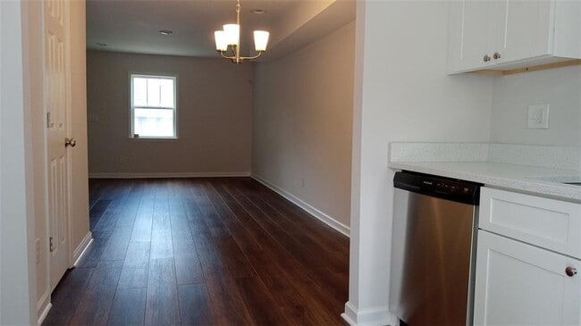 Building Photo - 2156 Park Terrace
