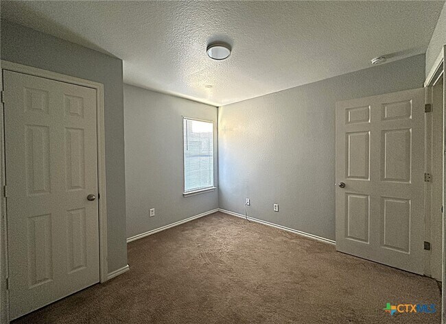 Building Photo - 2710 Ashley Dr