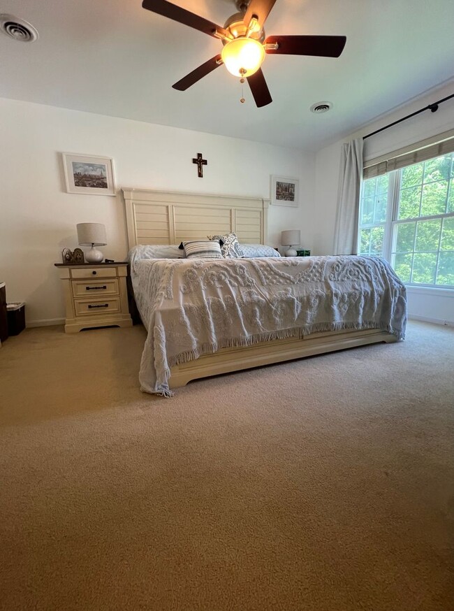 Building Photo - Stunning 3-Bedroom Townhome with 1-Car Gar...