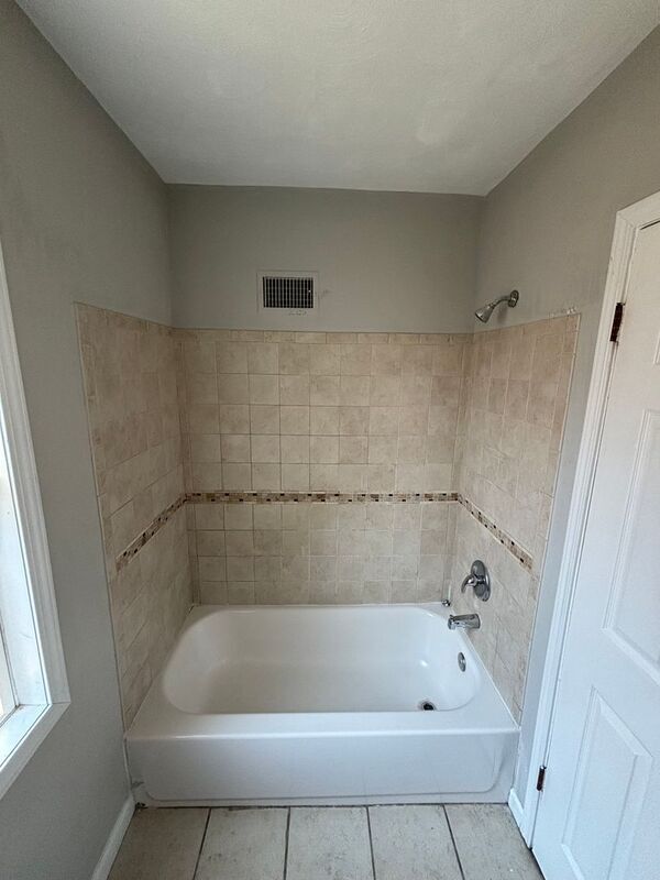 Building Photo - 6849 Roberts Ave