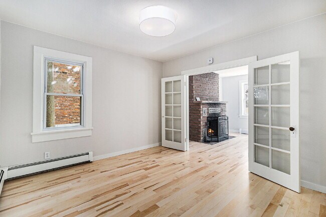 Building Photo - Beautiful Single Family Home Available Now!