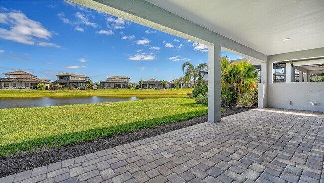 Building Photo - 16905 Sweetwater Village Dr