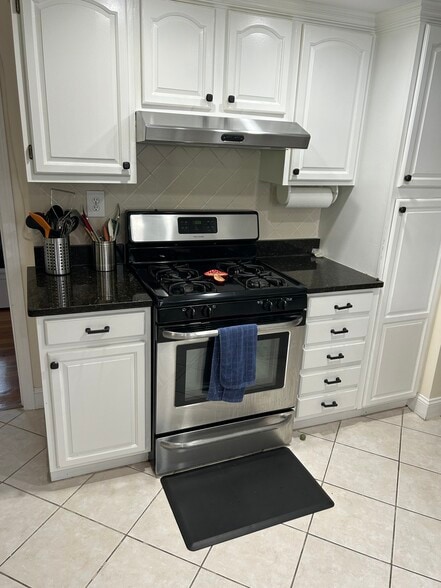Kitchen - 30 Egleston St