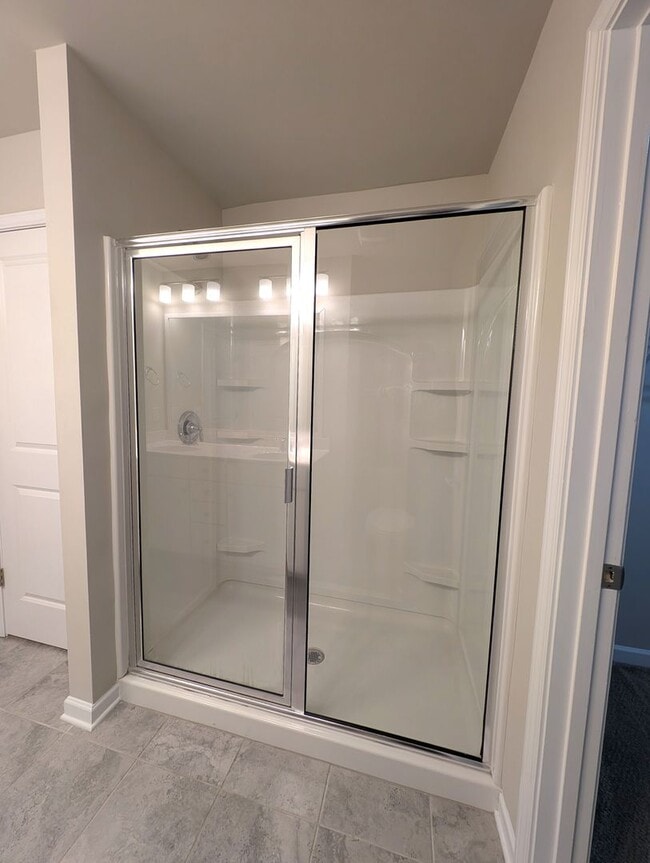 Building Photo - 4 Bedroom!  Easy Access, I-485, I-85, Airp...