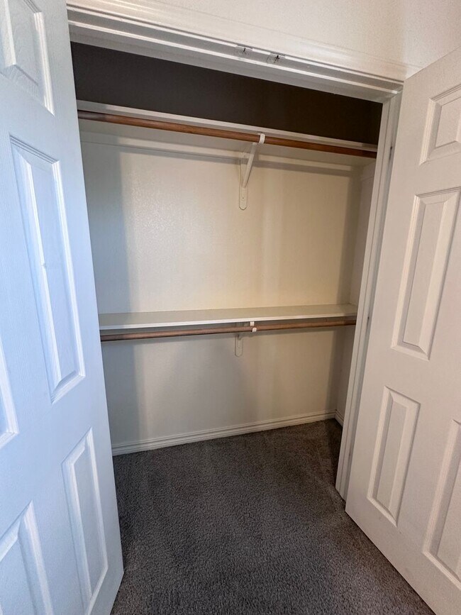 Building Photo - 5/5 House in Small Gated Community Near Ba...