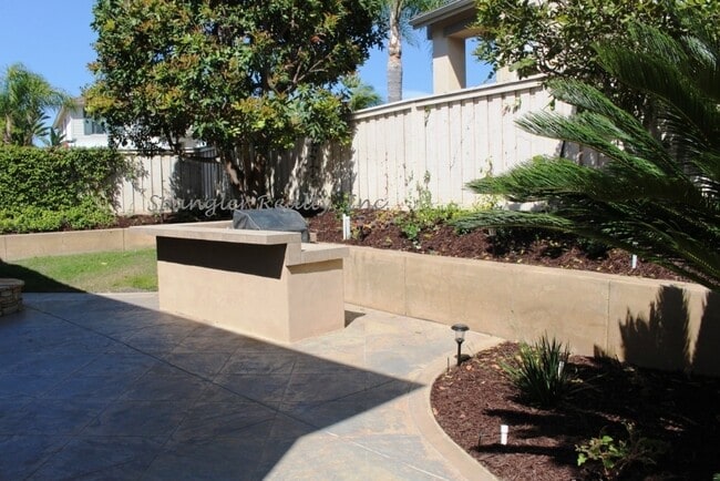 Building Photo - 4Bed/3Bath Carlsbad Home with Office  & Lo...