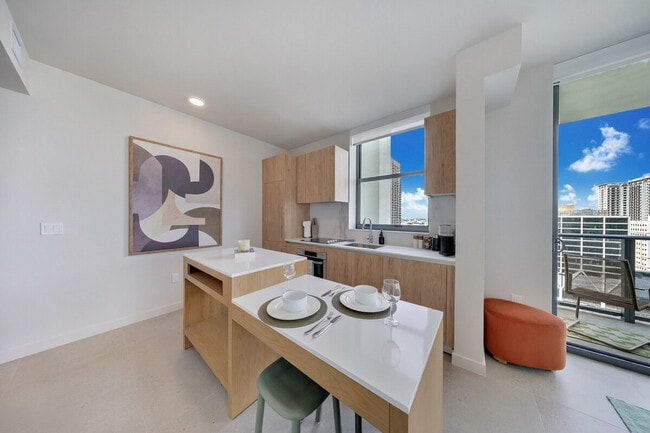 Building Photo - 698 N Miami Ave