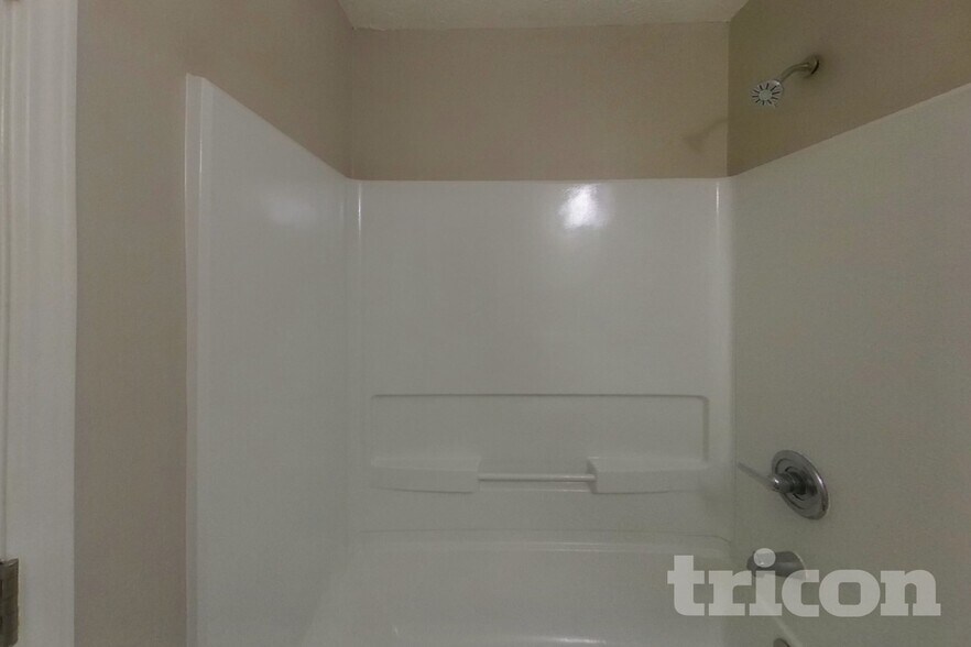 Building Photo - 1411 Pebble Ridge Ln