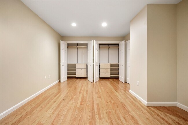 Building Photo - 10 Eustis St