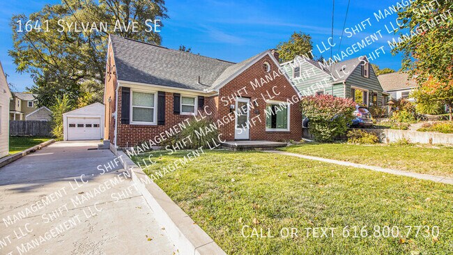 Building Photo - 1641 Sylvan Ave SE