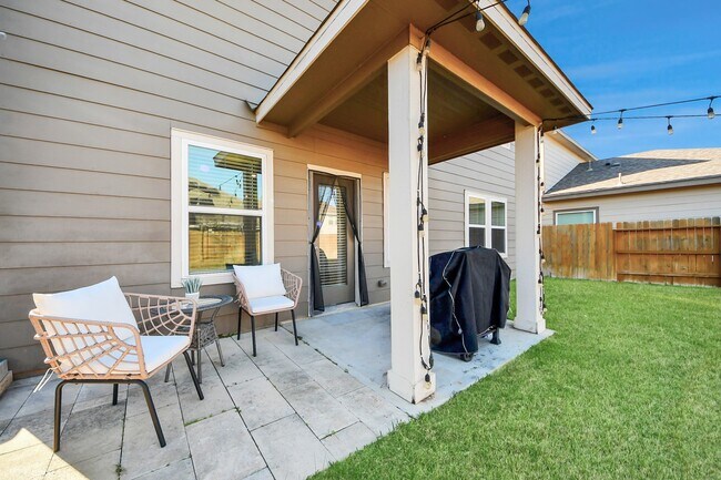 Building Photo - 4414 Silvergrass Ln