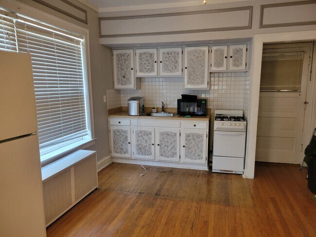 Building Photo - 360 Ridge Ave