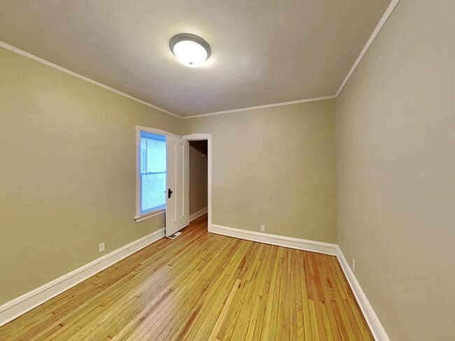 Building Photo - 6432 Fairfield Ave