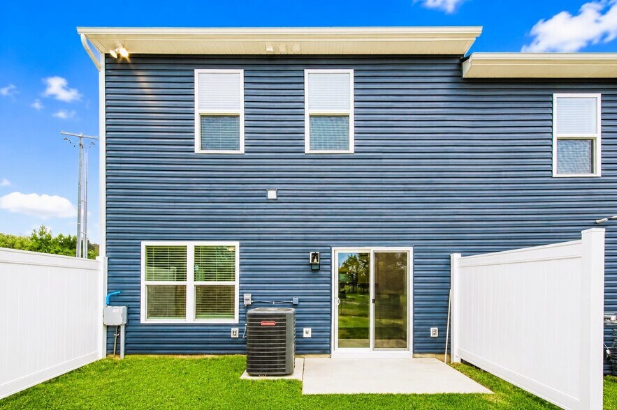 Building Photo - 7327 Valley Grove Ln