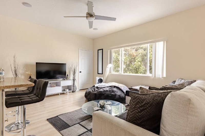 Primary Photo - 4218 Dalton Ave