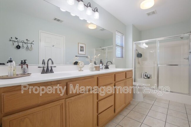 Building Photo - 38387 Chestnut Cir