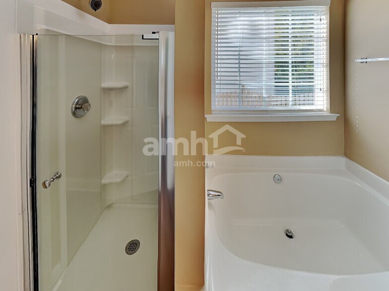 Building Photo - 9319 Stawell Dr