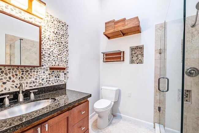 Building Photo - 2936 Florida Blvd