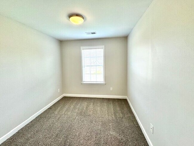 Building Photo - Now Leasing in Millington @ Winstone. 5 Be...