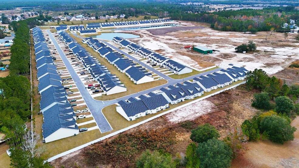 Building Photo - 1000 Walker Point Way