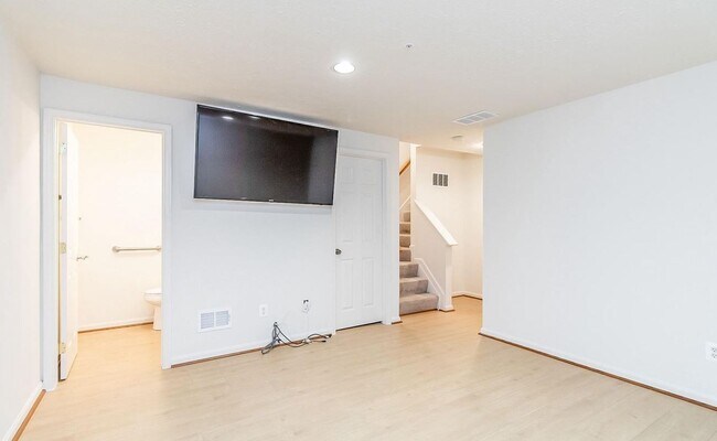 Building Photo - 4733 Buxton Cir