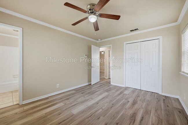Building Photo - 302 Iowa St