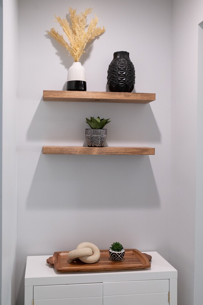 Building Photo - 15015 Lindhall Way